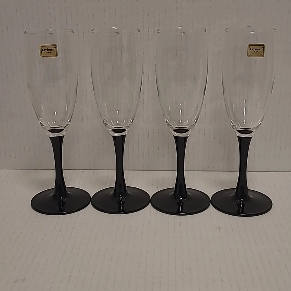 Set of 4 Luminarc Crystal Black Stemmed Champagne Glasses